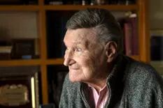 Fue escribano hasta que se convirtió en el dueño de los aforismos: creó 17.000 y, a los 92 años, sigue escribiendo