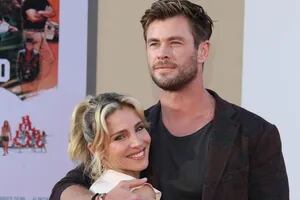 Chris Hemsworth se ríe de su “perfecto español” con su esposa, Elsa Pataky