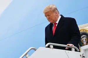 Trump, un presidente encerrado en su propio calvario y de espaldas al país