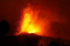 La peligrosa reacción química que ocurrirá si la lava llega al océano