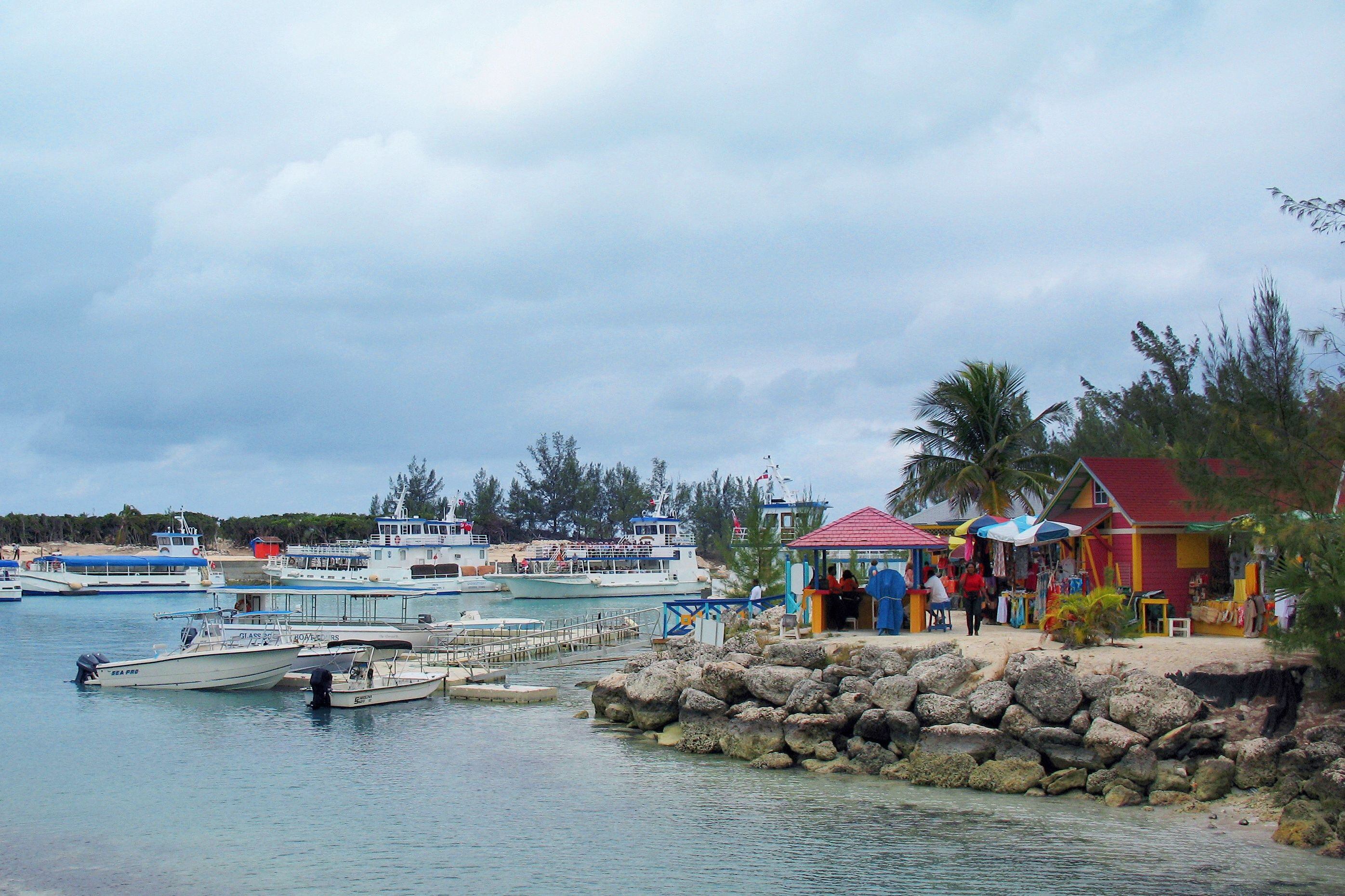 EE.UU. recomienda a los estadounidenses que visiten Las Bahamas estar atento a las condiciones climáticas y del agua
