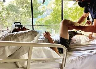 Jeremy Renner reveló que se rompió 30 huesos y se encuentra en proceso de rehabilitación
