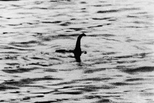 La foto clásica de 1934 que supuestamente muestra al monstruo del Lago Ness