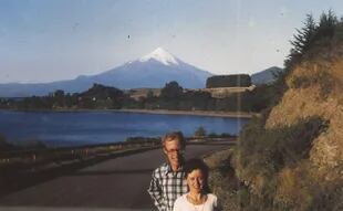 Raemdonck y su esposa Bernadette en la Patagonia Argentina, donde han formado una numerosa familia.