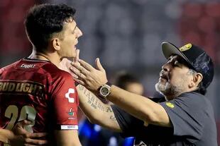 Gaspar Servio y Diego Armando Maradona en Dorados de México, 2018
