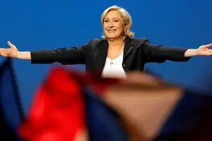 Francia: Marine Le Pen se confirmó como primera fuerza y debilitó a Macron