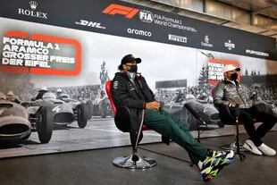 Lewis Hamilton y Valtteri Bottas, durante la presentación del GP de Eifel, en Nürburgring