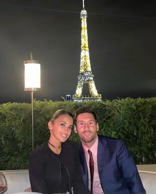 La foto que Messi publicó con Antonela este martes en París