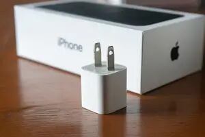 El iPhone 12 vendría sin auriculares ni cargador en la caja, según ha  dejado ver la beta