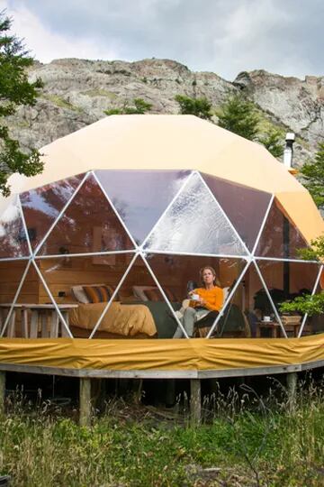 4 propuestas para alojarse en la naturaleza como si fuera camping, pero con los servicios de un hotel