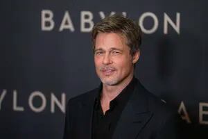 Brad Pitt estrenó nuevo look en la premiere de Babylon