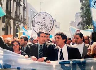 Pérez y Artaza participaron de innumerables manifestaciones del movimiento de ahorristas damnificados por el corralito 