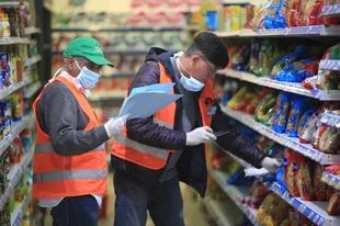 Los supermercados advierten que la viabilidad de la aplicación de las góndolas dependerá de cómo se definan las categorías en las que regirá la obligación de tener cinco proveedores