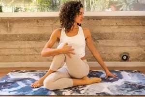 ¿Por qué el yoga potencia el deseo sexual?