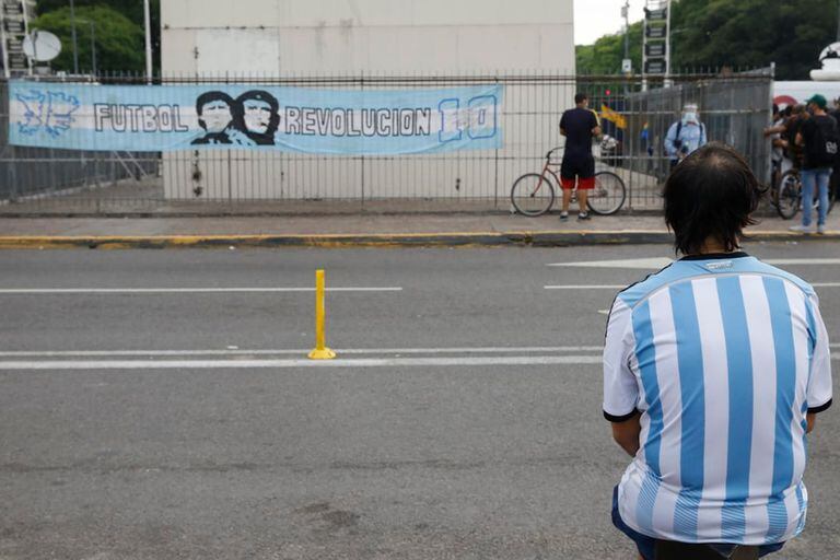 Murió Diego Maradona: la emotiva despedida en el Obelisco