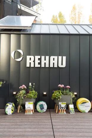 Rehau cuenta con un stand en la calle de los sponsors en Experiencia Casa Living para que los visitantes descubran todos sus productos