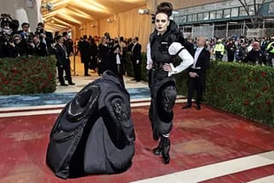 Big Apple theater producer Jordan Roth usually surprises many with his looks at the MET Gala;  This year was no exception