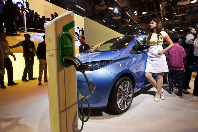 El auto eléctrico Zoe, que compite en Europa con Tesla, llegará al pais de la mano de Renault.