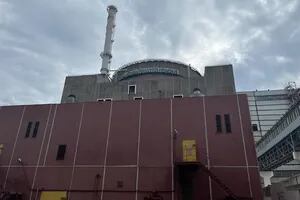 El argentino Grossi alertó por el riesgo de un accidente nuclear en la planta más grande de Ucrania