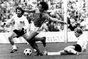 Johan Cruyff, un revolucionario del fútbol: el penal que patentó y homenajeó Mes