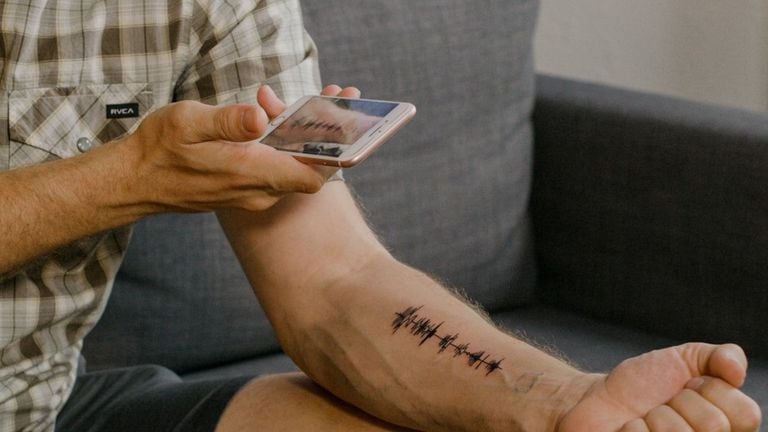 La moda de los tatuajes sonoros llegó a la Argentina