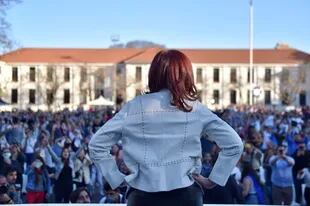 Cristina Kirchner cerró ayer el "Encuentro Nacional de Jóvenes de La Cámpora" en la ex ESMA.