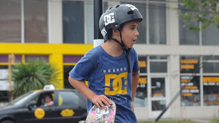 De Lugano al mundo: la historia del argentino de 12 años que brilla con su skate