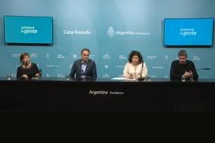 Conferencia de prensa al término de la reunión de Gabinete: Gabriela Cerruti, Gabriel Katopodis, Carla Vizzotti, Matías Lammens