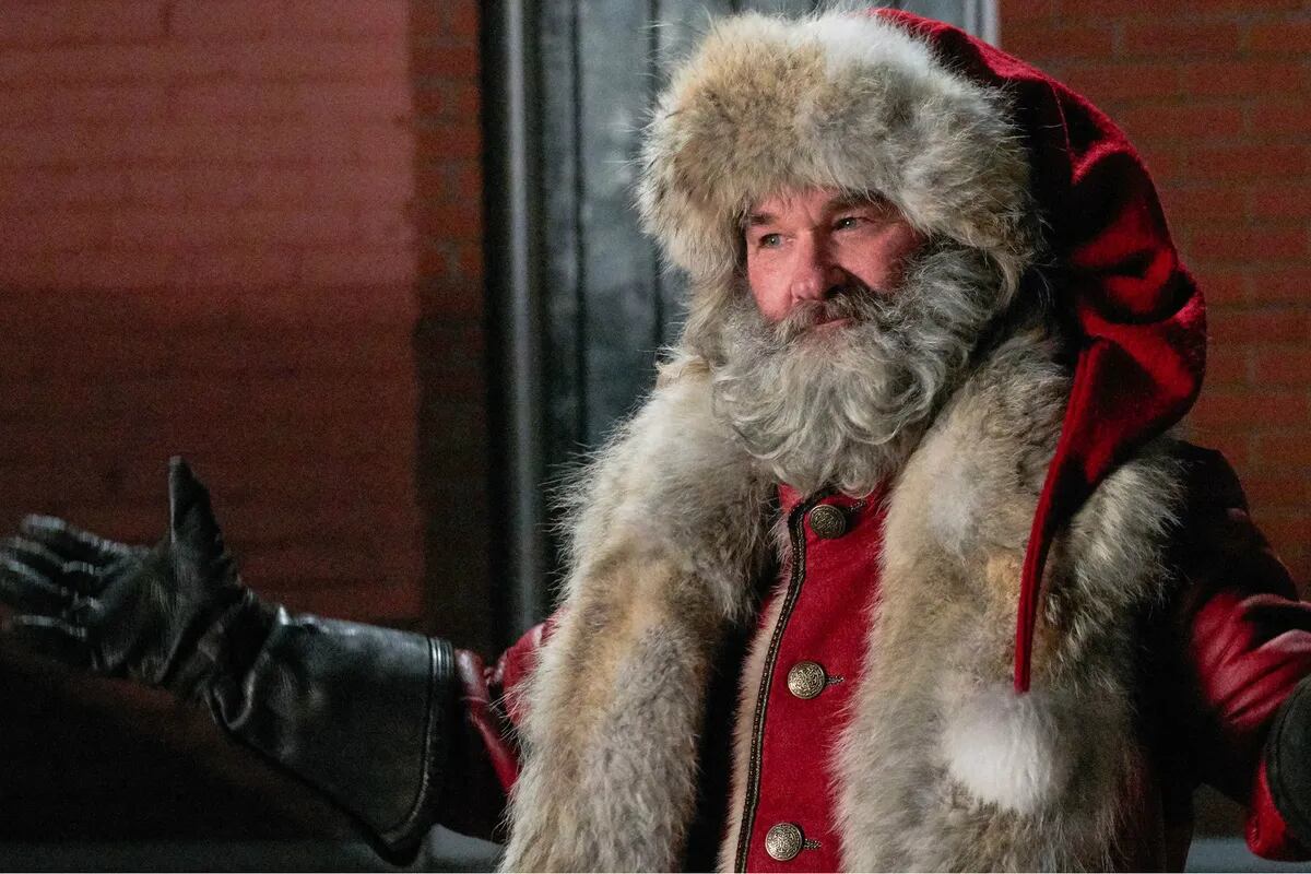 Netflix: En Las crónicas de Navidad, Kurt Russell es un Papá Noel canchero  - LA NACION