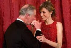 Cómo es el vínculo especial que une a la reina Letizia con el príncipe Carlos