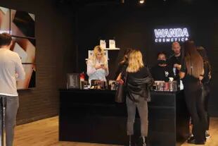 Emocionada con las repercusiones de su tienda, la mujer de Mauro Icardi compartió videos en su cuenta de Instagram