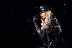Madonna retó a un fan por quedarse sentado en un show y estaba en silla de ruedas