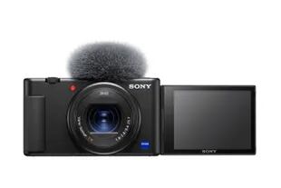 Cámara como antes. Especialmente diseñada para la creación de contenido, la ZV-1 de Sony cuenta con una pantalla LCD multiángulo para selfies, micrófono direccional y botón para efecto de fondo desenfocado ($82.999)