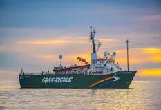 Llega a Buenos Aires el rompehielos de Greenpeace, en una campaña contra la pesca ilegal