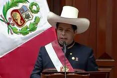 Castillo ya prepara cambios en el gabinete a menos de un mes de asumir en Perú