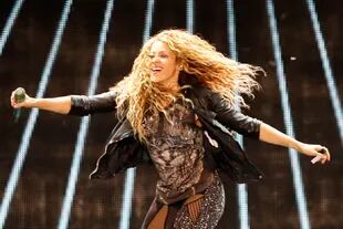 Shakira supo alternar los estilos musicales para mantenerse vigente y, en un gesto muy acuariano, creó una fundación benéfica