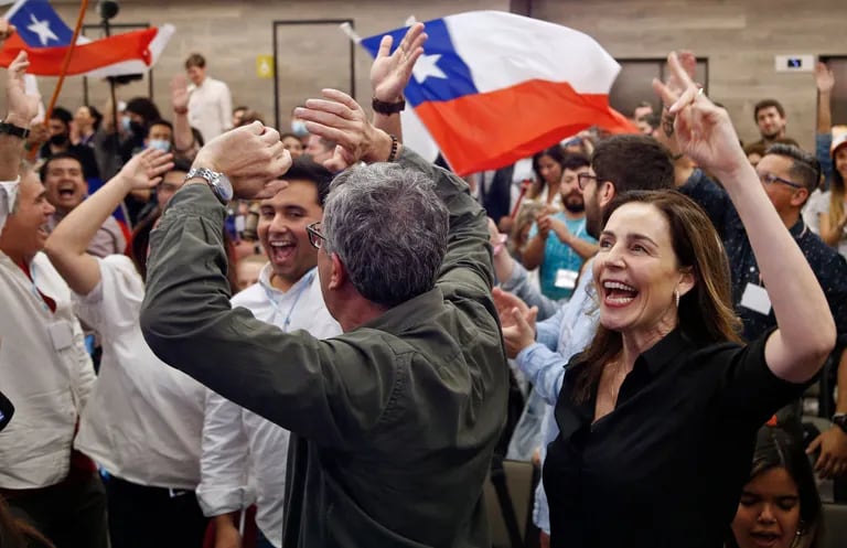 Vince il “no” del Cile: cosa accadrà alla costituzione e al governo Borek dopo il risultato schiacciante