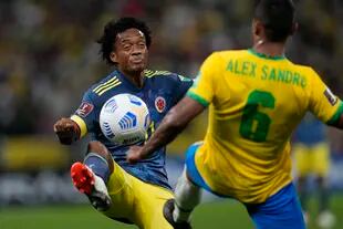 El lateral Alex Sandro no jugará para Brasil ante Camerún por una lesión muscular