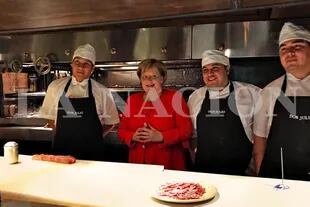 Angela Merkel en la parilla Don Julio durante su visita en 2018