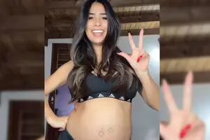 Daniela Celis reveló que podría estar embarazada de trillizos