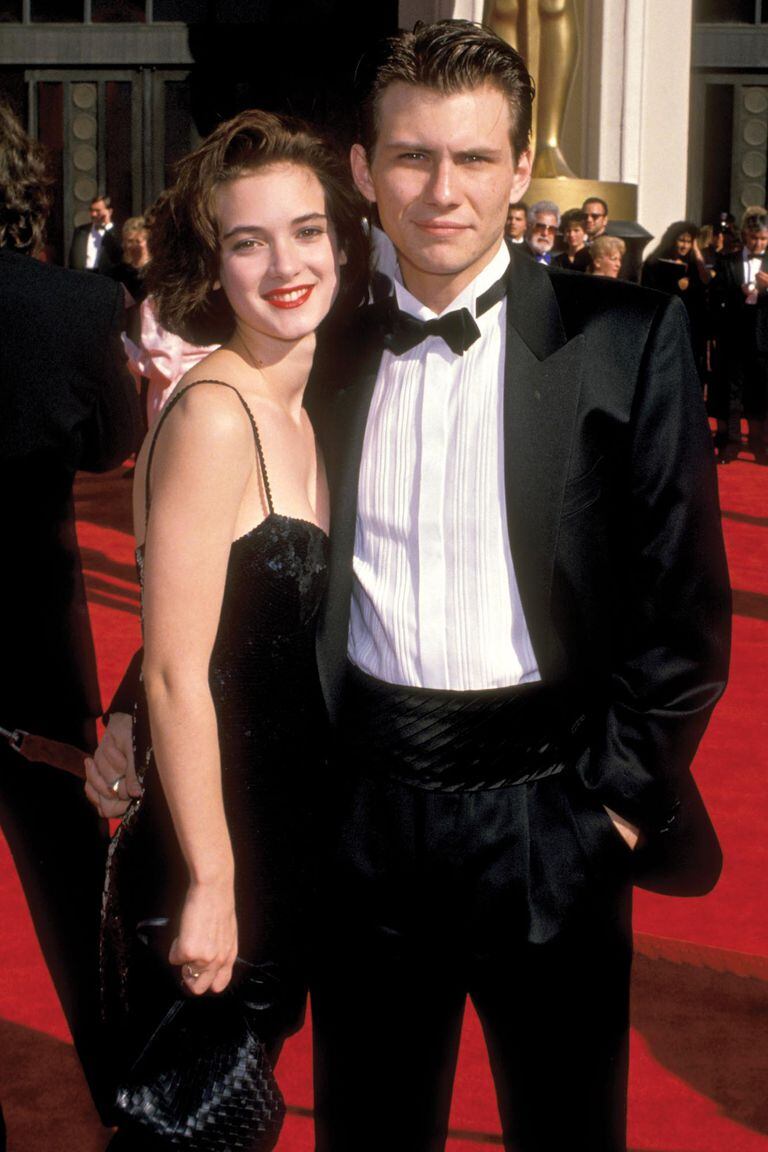 Winona y Christian Slater se conocieron en el rodaje de Heathers, en 1987, y él declaró en varias oportunidades que apenas la vio “se enamoró y que nunca pudo olvidarla”. 