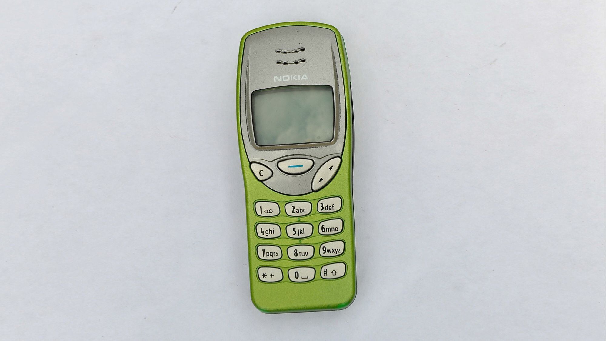 Con sus carcasas intercambiables y juegos, el Nokia 3210 fue pensado para el público joven  