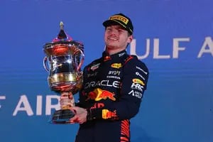 Verstappen aplastó en la primera carrera de la Fórmula 1 y Alonso volvió a un podio a los 41 años