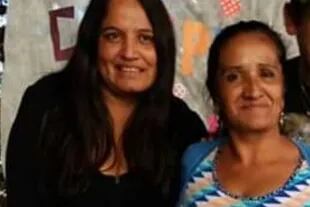 A la derecha, Patricia Quiroz; a la izquierda, Estela, una de sus hermanas