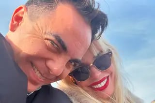 Las románticas vacaciones de Cristian Castro con su nueva novia