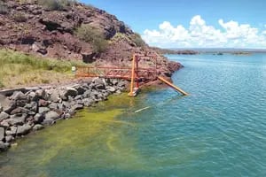 Emitieron una alerta roja en los lagos de Neuquén por la aparición de algas “contaminantes”