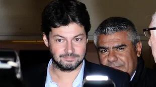 Matías Lammens y Claudio Tapia; el presidente de San Lorenzo estalló contra Delfino y vinculó su arbitraje con la nueva conducción de la AFA