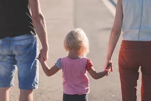 Disciplinar a los hijos suele ser un tema de discusión recurrente para las parejas