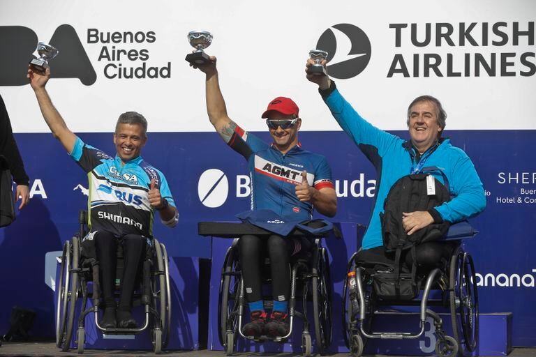 En la clasificación de atletas discapacitados, Andrés Viga Vidal, Alejandro Fernández y Gabriel Sosa ocuparon el podio
