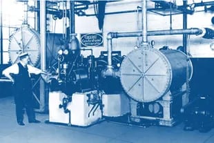 En 1922, Carrier desarrolló la máquina de refrigeración centrífuga, que permitió que las máquinas pudieran regfrigerar ambientes de grandes extensiones